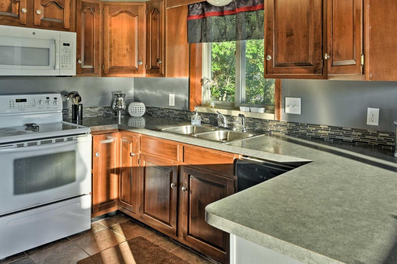 East Tawas Apartment Near Lake Huron And Downtown! Zewnętrze zdjęcie